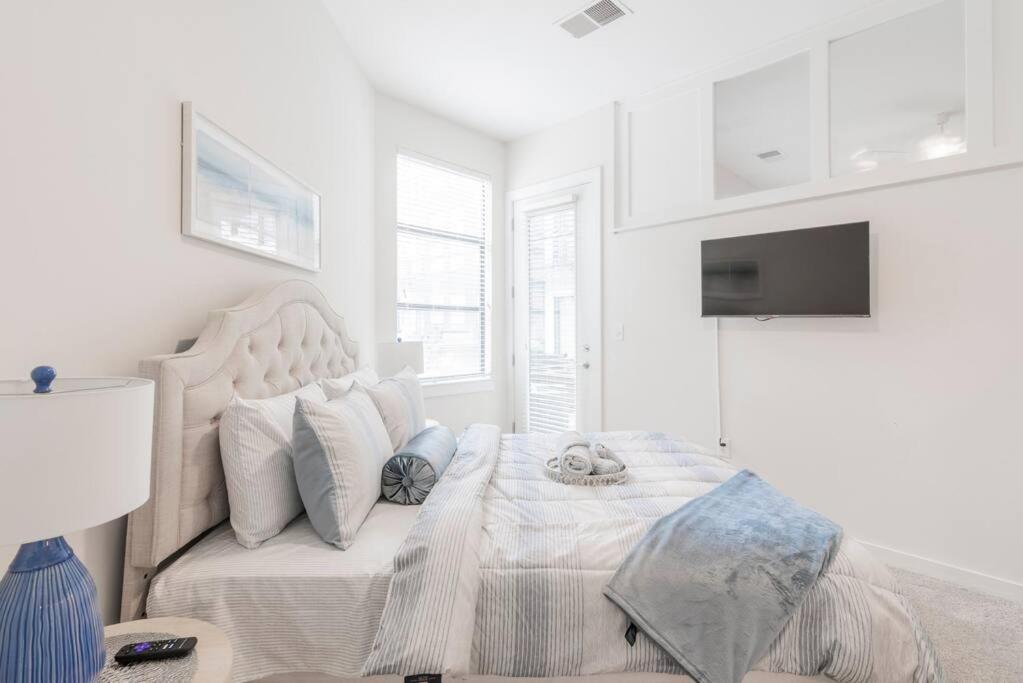 Charming Cozy Apartment With Wi-Fi & Free Parking Charlotte Esterno foto